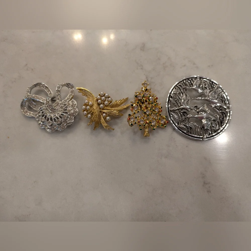 Elegant Multicolor Brooch Set Of 10